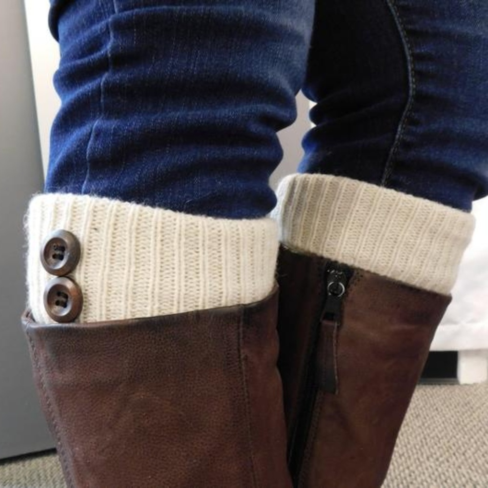 Knit wool boot cuff with wood buttons